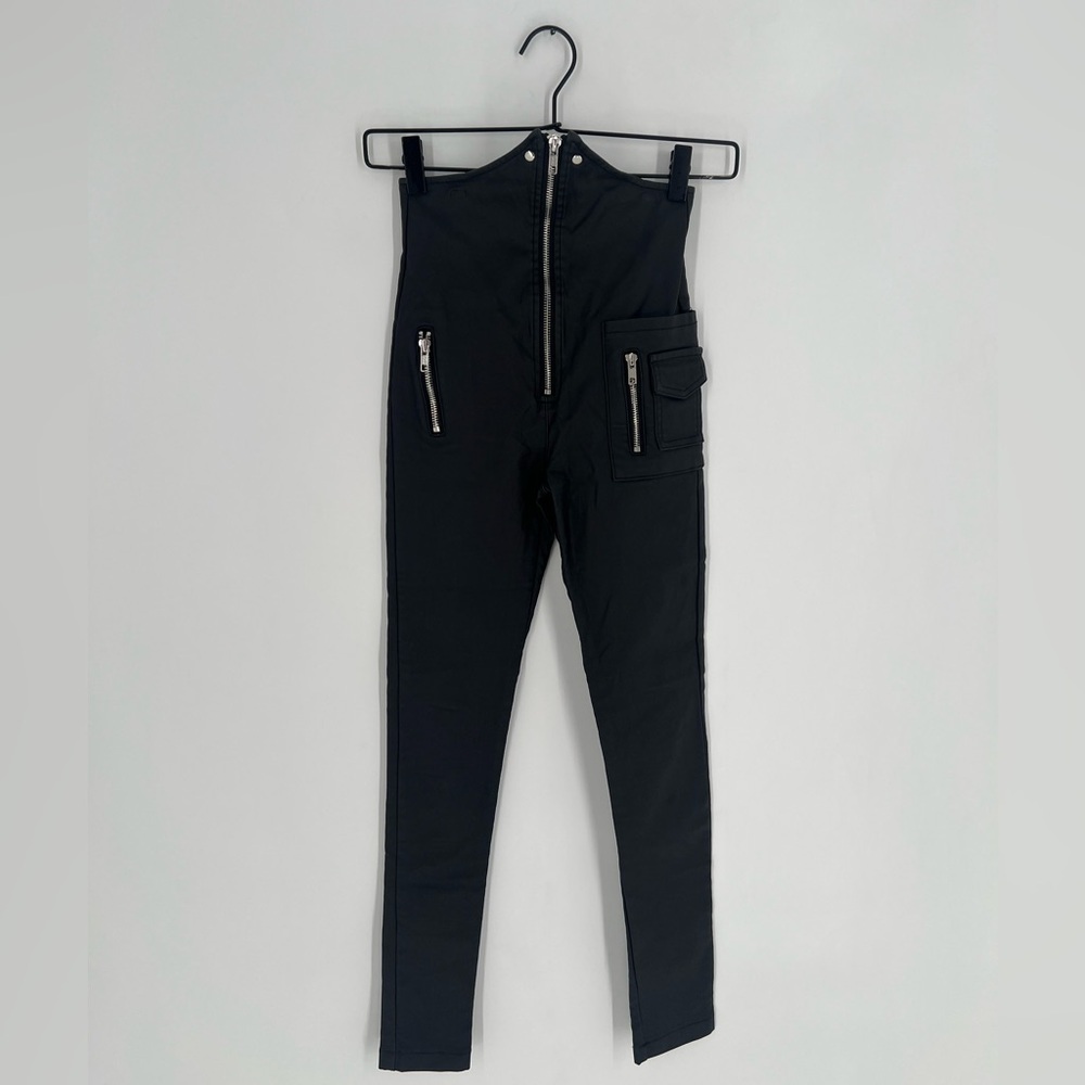 Akira Black Moto Coated Front Zip High Waisted Zip Detail Cargo Pants - Picture 2 of 7